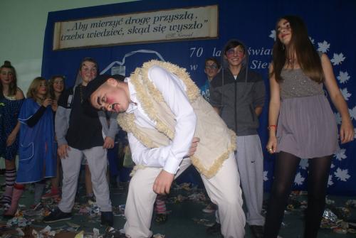 047.spektakl.jpg