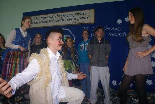048.spektakl.jpg